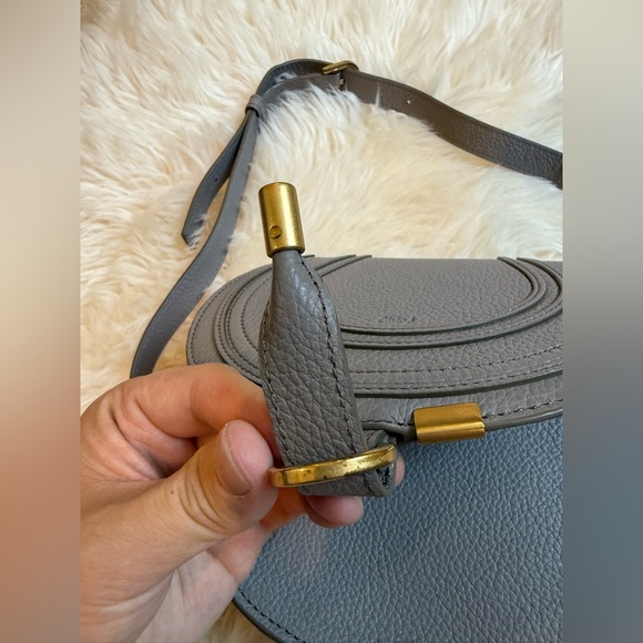 Chloe SMALL MARCIE SADDLE BAG IN GRAINED LEATHER - Picture 11 of 16